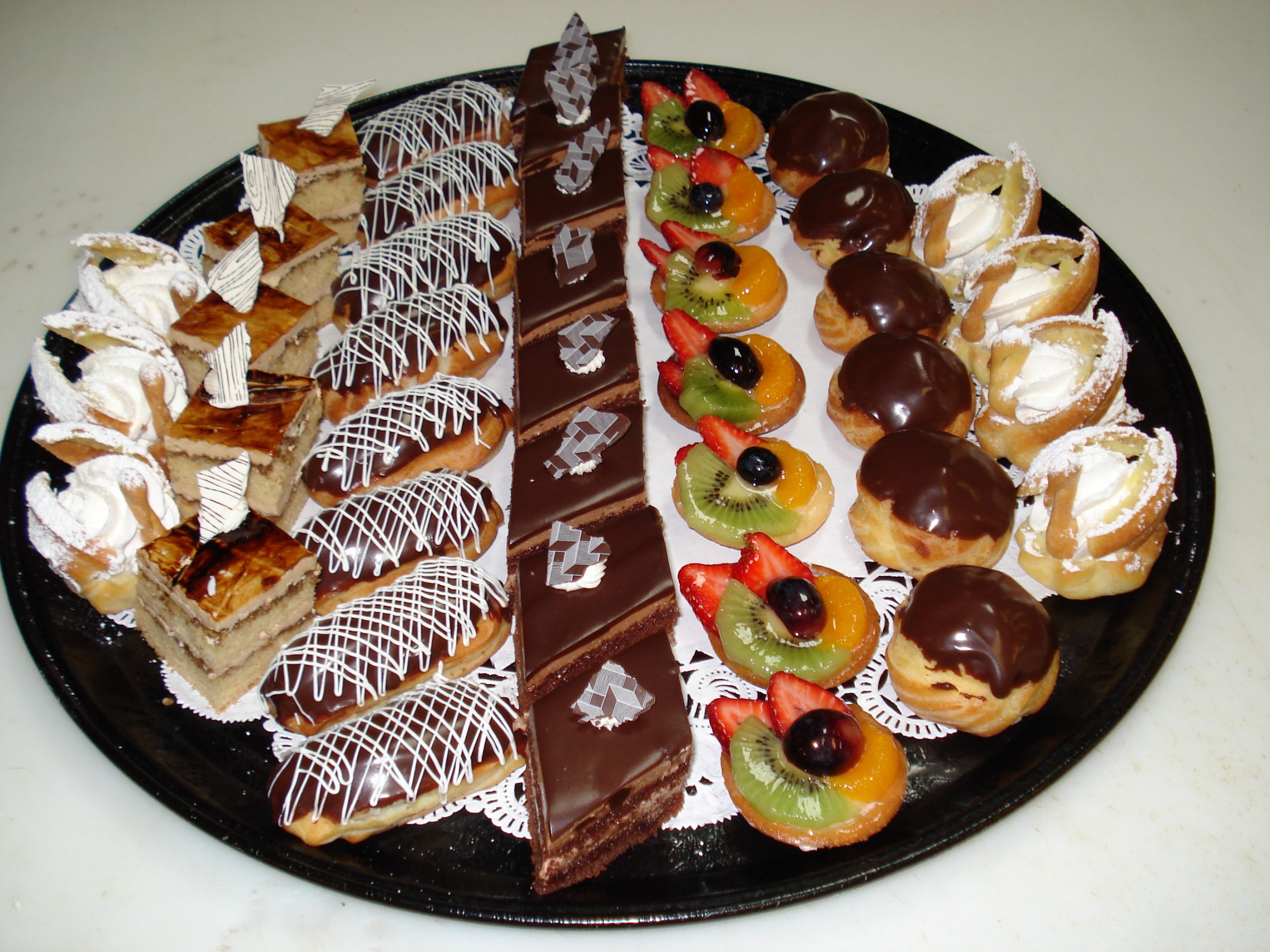mini pastry tray